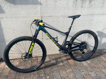 mountan bike Spark RC Team Issue 2024