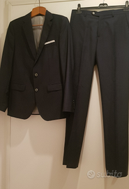 Completo elegante da uomo