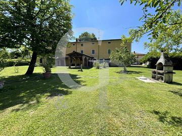 Villa di 699 m² con più di 5 locali a Valsamoggia