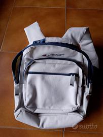 Zainetto marca Champion