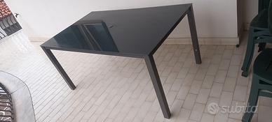 Tavolo da esterno in ferro