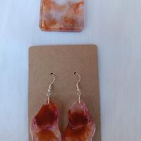 collana e orecchini in resina