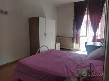 Stanza singola per ragazza libera da maggio