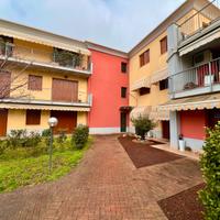 Trilocale in contesto signorile con box auto