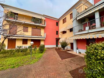 Trilocale in contesto signorile con box auto