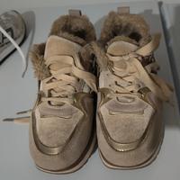 scarpe da tennis con pelo 