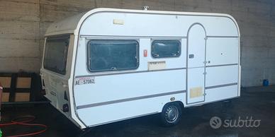 Caravan Layka 44