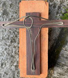 Crocifisso legno e metallo anni '70