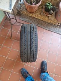 Hankook Ventus V12  215/45/17  91y