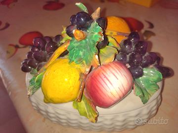 Fruttiera in ceramica decorata a mano stile Capodi