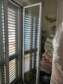 Stock Infissi e Finestra in Alluminio bianco