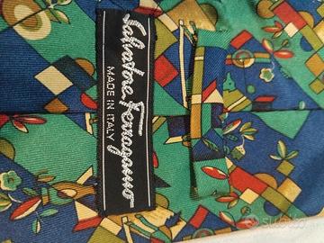 Cravatta Salvatore Ferragamo originale vintage in 