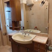 mobile bagno con marmo ross