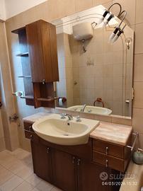 mobile bagno con marmo ross