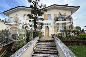 Villa bifamiliare Concesio [V219LVRG]