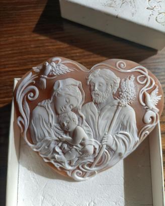 Grande cammeo con incisa natività (Sacra Famiglia)