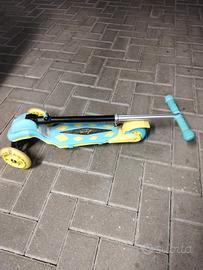 monopattino a 3 ruote pieghevole 