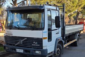 autocarro ribaltabile VOLVO 120,