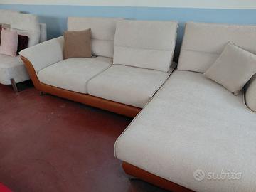 DIVANO CON CHAISE LONGUE