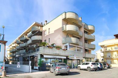 3 LOCALI A TORTORETO