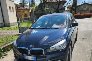 BMW Serie 2 Active Tourer allestimento Luxury