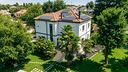 villa-di-325-m²-con-5-locali-e-box-auto-doppio-a-r