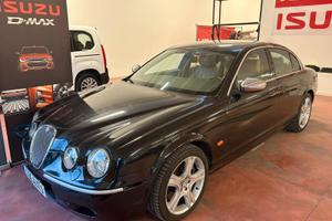 JAGUAR S-TYPE CAMBIO AUT. .Diesel 2700 CV 207 con 