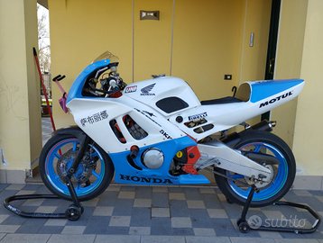 Cbr 600 F3 pronto pista