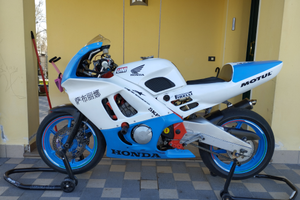 Cbr 600 F3 pronto pista