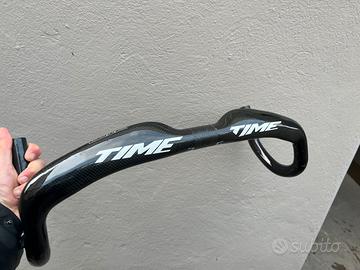 Manubrio in carbonio per bici da corsa