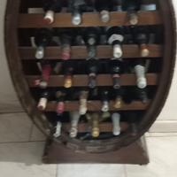 Portabottiglie Vintage con bottiglie di collezione