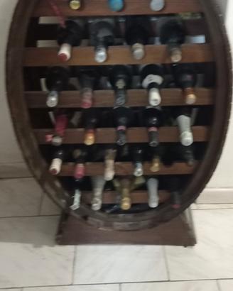 Portabottiglie Vintage con bottiglie di collezione