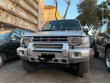 MITSUBISHI Pajero ('82-'00) - 1999