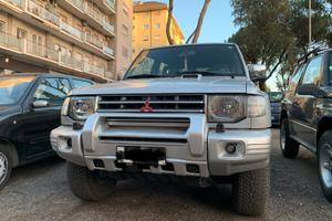 MITSUBISHI Pajero ('82-'00) - 1999