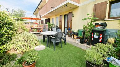 VILLA A SCHIERA A BORGO VIRGILIO