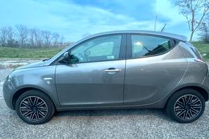 Lancia Ypsilon 2023 benzina Hybrid