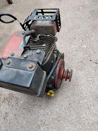 Motore a benzina con puleggia