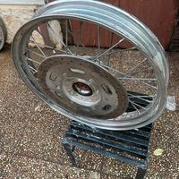 Ruota a raggi anteriore triumph