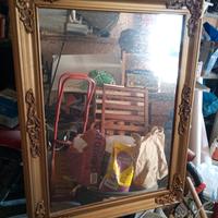 specchio con cornice 