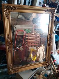 specchio con cornice 