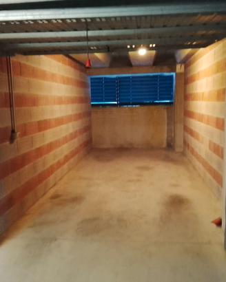 Garage auto grande in via Costantini 1