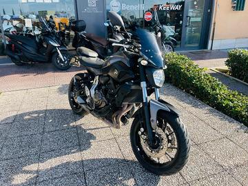 YAMAHA MT-07 TUTTO INCLUSO ANCHE PASSAGGIO!
