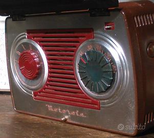 PICCOLA RADIO A VALVOLE MOTOROLA 5A7A DEL 1948