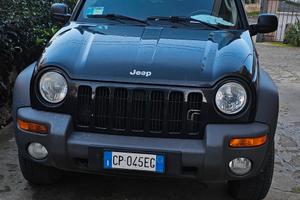 Jeep Cherokee KJ CRD 