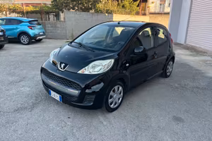 Peugeot 107 1.0 68CV 5p. Sweet Years automatica