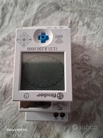 interruttore programmabile finder