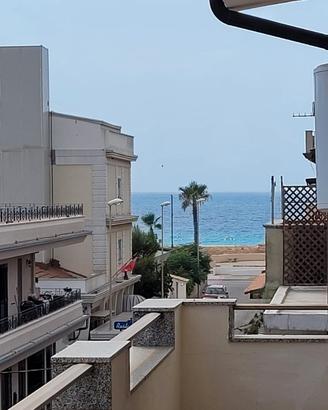 Una terrazza sul mare