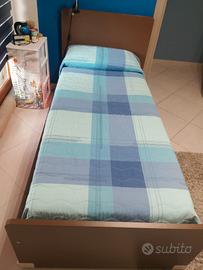 letto singolo con cassettoni