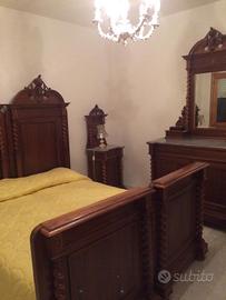CAMERA DA LETTO IN NOCE DELL'800