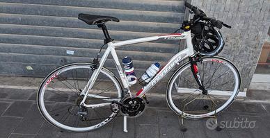 bici da corsa con manubrio modificato